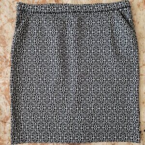 Dressbarn Pull On Skirt Black White Pockets Back Vent Size Large